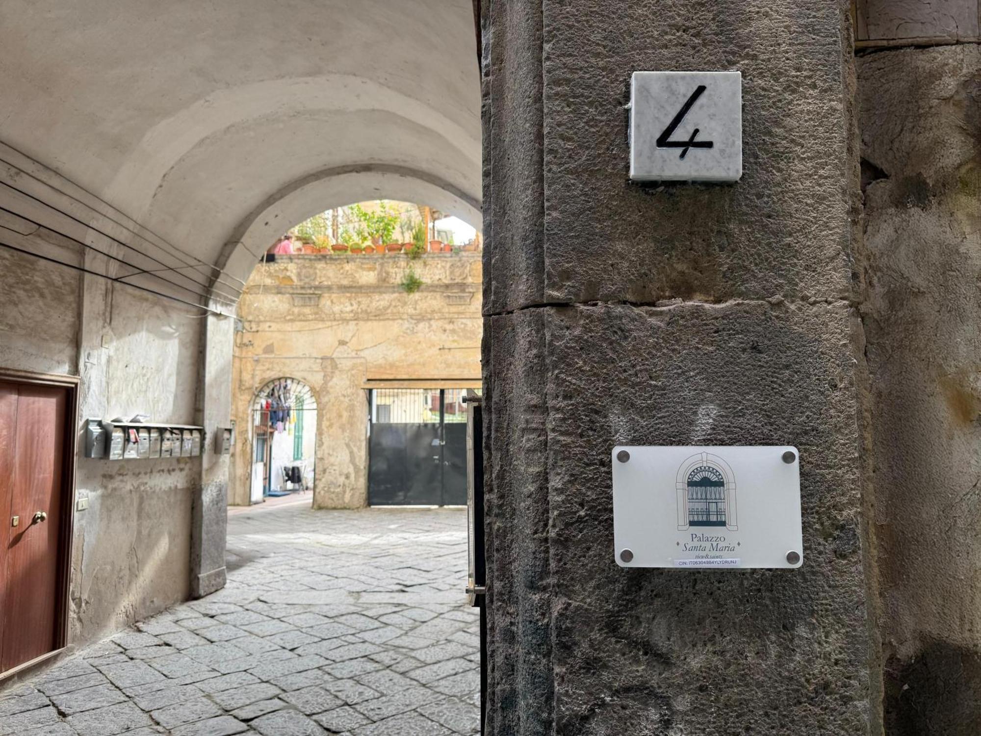 Bed and Breakfast Palazzo Santa Maria Neapel Exterior foto